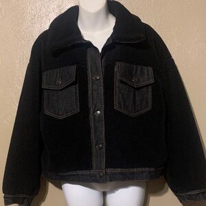 Madden Girl size L Elegant Black Sherpa Denim Outerwear Pockets NWT